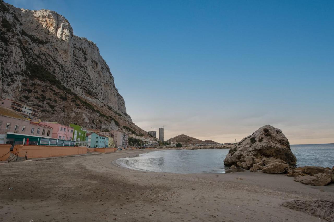 Beachfront Maisonette 지브롤터 외부 사진