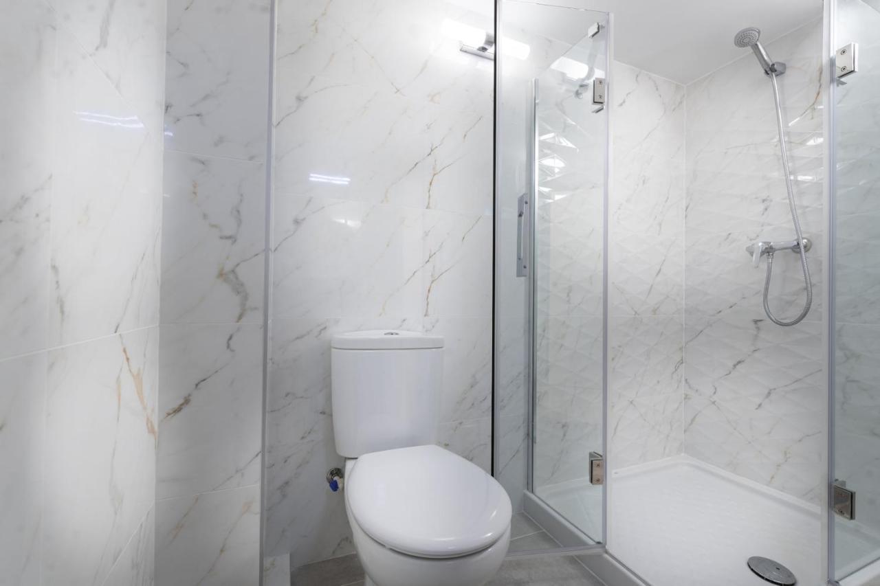 Beachfront Maisonette 지브롤터 외부 사진