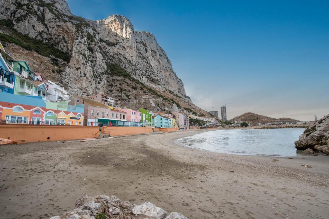 Beachfront Maisonette 지브롤터 외부 사진